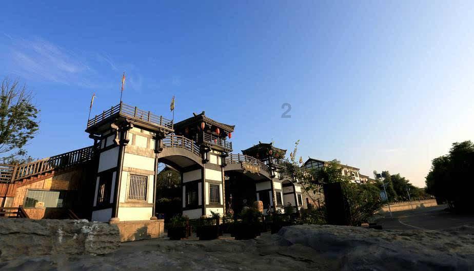 汶川地震中22岁美女被大叔相救，为报恩以身相许，如今儿女双全